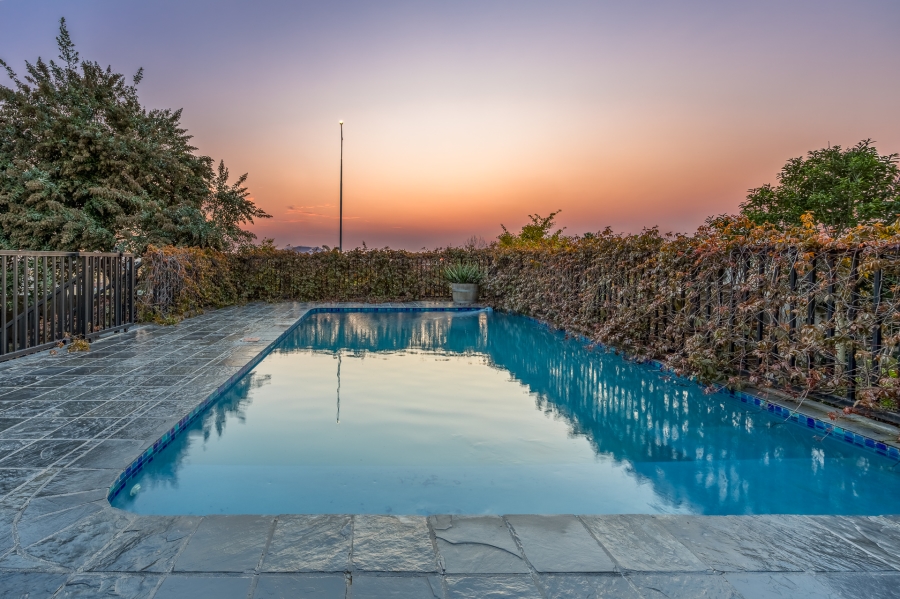 5 Bedroom Property for Sale in Deo Gracia Western Cape
